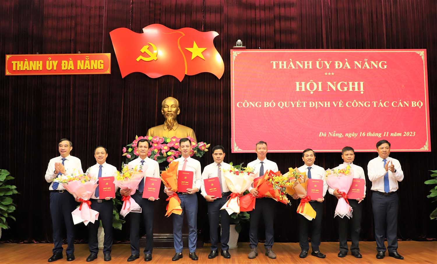 Thành ủy Đà Nẵng tổ chức hội nghị công bố quyết định về công tác cán bộ. Ảnh: Tấn Tài