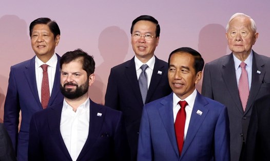 Chủ tịch nước Võ Văn Thưởng dự phiên chụp ảnh chung với các nhà lãnh đạo kinh tế APEC. Ảnh: TTXVN