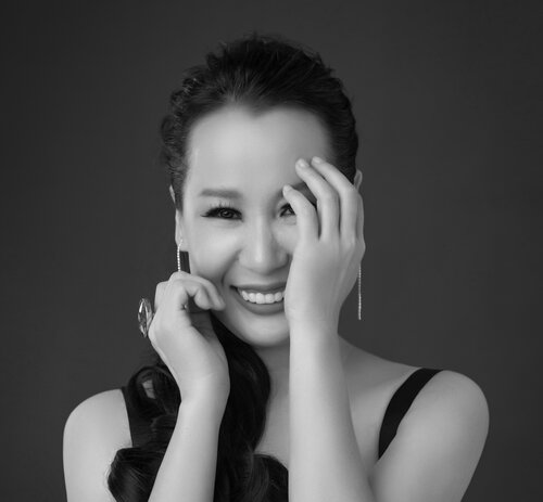 Nhạc sĩ Giáng Son gây bất ngờ khi giới thiệu album cá nhân "Sing My Sol". Ảnh Nguyễn Bảo Ngọc