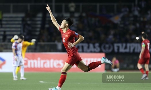 Tiền đạo Đình Bắc ghi bàn thắng thứ 2 cho tuyển Việt Nam trong trận đấu với Philippines. Ảnh: Trung Thu