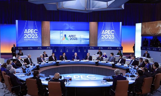 Quang cảnh phiên đối thoại giữa các nhà lãnh đạo các nền kinh tế APEC. Ảnh: TTXVN
