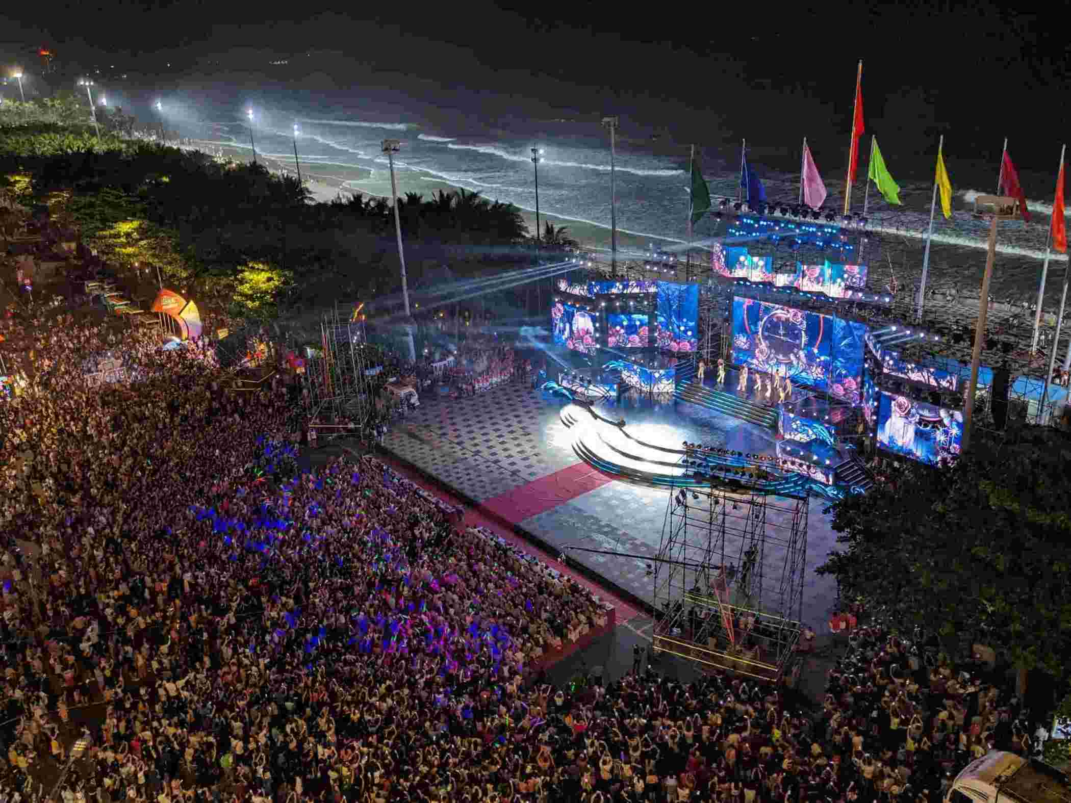 Màn trình diễn của ca sĩ Mỹ Tâm tại lễ khai mạc Tuần lễ Du lịch Bà Rịa - Vũng Tàu. Ảnh: Thành An