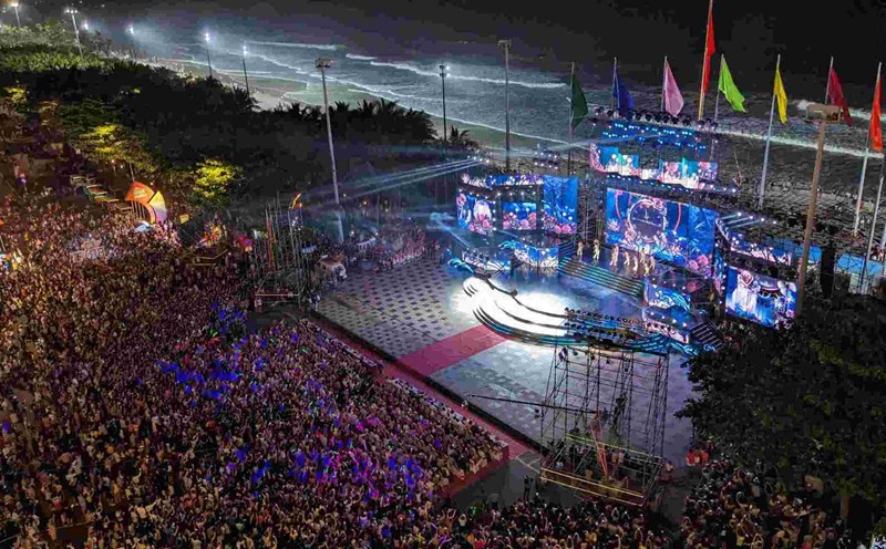 Màn trình diễn của ca sĩ Mỹ Tâm tại lễ khai mạc Tuần lễ Du lịch Bà Rịa - Vũng Tàu. Ảnh: Thành An