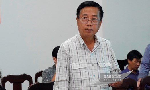Ông Lê Quang Nghĩa - Giám đốc Công viên Văn hóa An Hòa trao đổi thông tin về vụ việc 8 con cá sấu xổng chuồng. Ảnh: Nguyên Anh