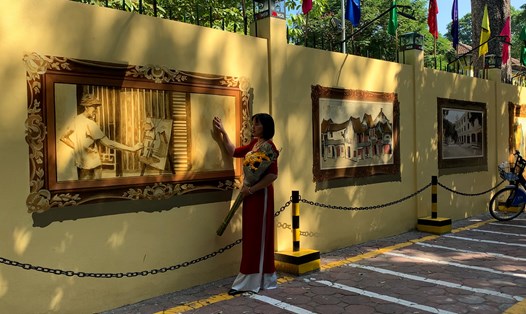Chiêm ngưỡng Hà Nội thu nhỏ trên bức tường tranh 3D phố Phan Đình Phùng