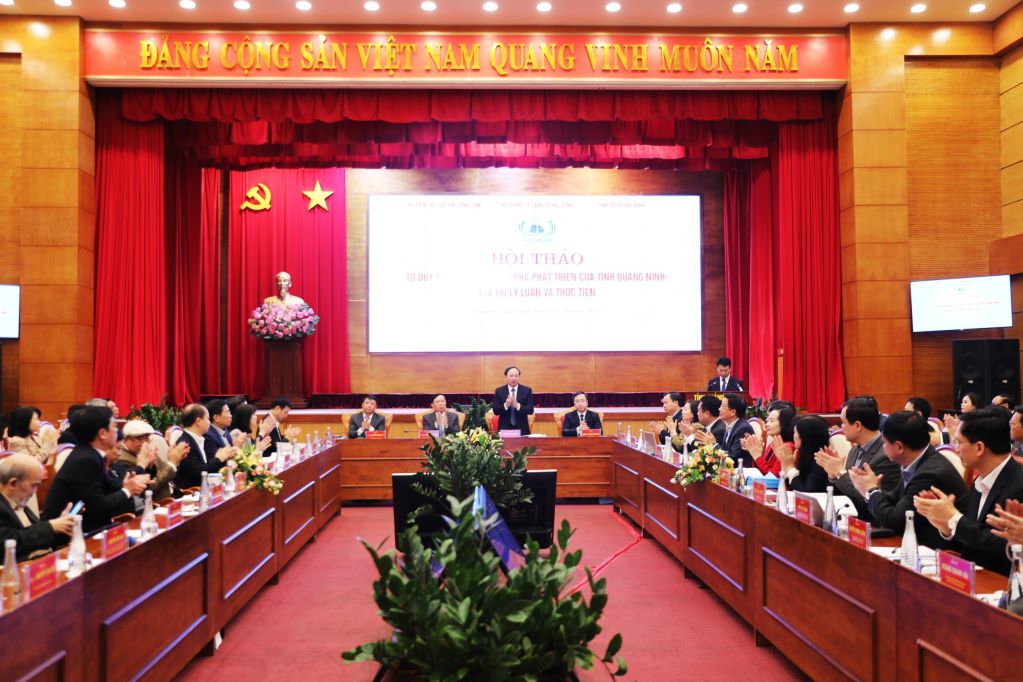 Hội thảo  “Tư duy và hành động đột phá phát triển của tỉnh Quảng Ninh: Giá trị lý luận và thực tiễn”. Ảnh: Trúc Linh