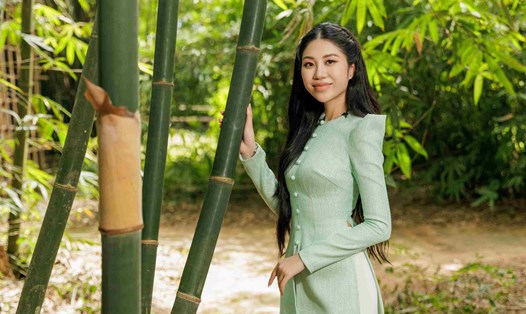 Hoa hậu Lan Anh tại Làng tre Phú An, Bình Dương. Ảnh: NVCC