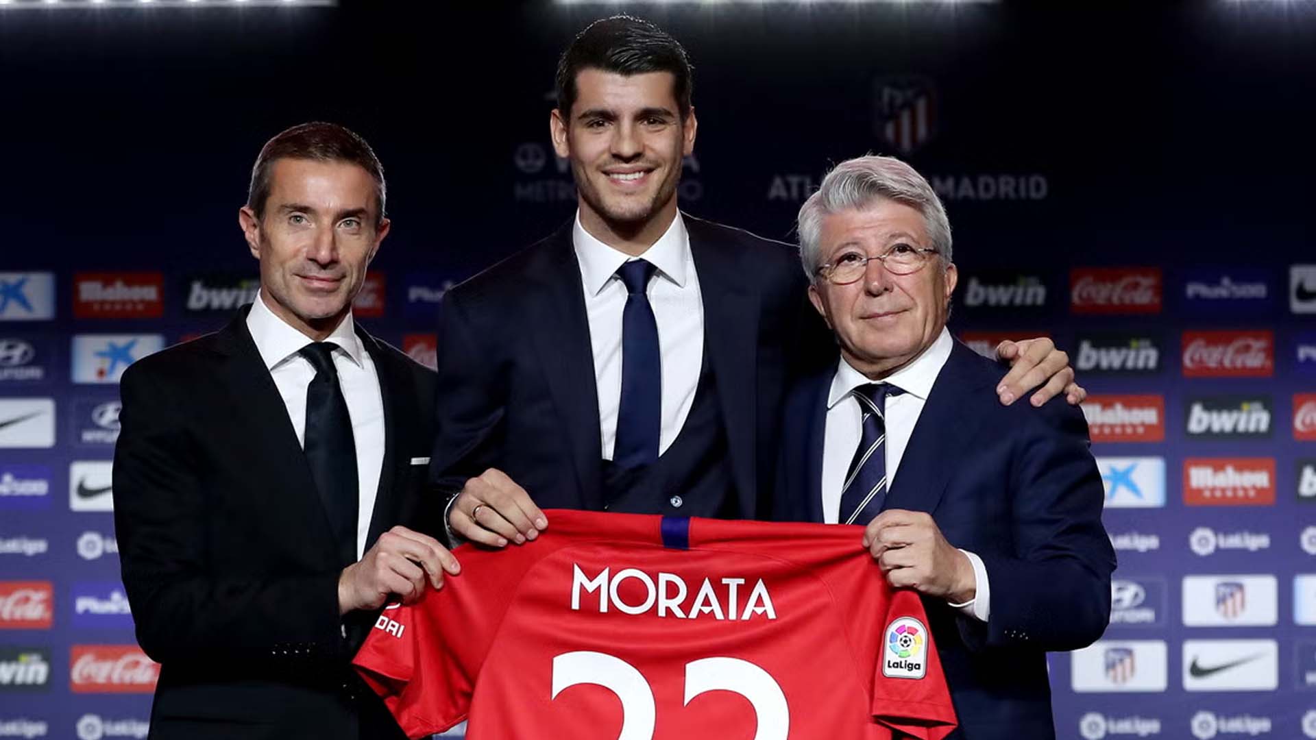 Andrea Berta trong ngày đưa Alvaro Morata đến Atletico Madrid. Ảnh: Atletico Madrid CF