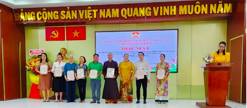 Ủy ban MTTQ Việt Nam Phường Phú Hữu cảm ơn nghĩa cử cao đẹp của các tổ chức, cá nhân đã có đóng góp ủng hộ quỹ vì người nghèo. Ảnh: phatgiao.org.vn