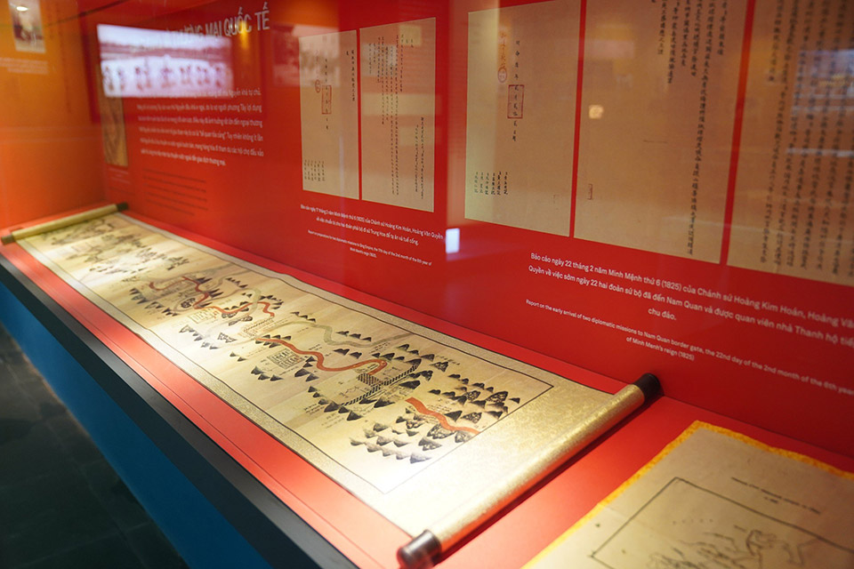 Một góc không gian trưng bày “Châu bản triều Nguyễn – Ký ức một triều đại”. Ảnh: Trung tâm Lưu trữ quốc gia I
