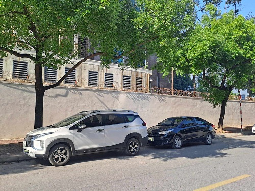 Chưa có chế tài khó xử lý xe đi ghép đi chung. Ảnh minh họa: MInh Hạnh 