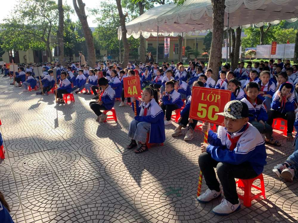 Học sinh Trường Tiểu học và THCS Nguyễn Xuân Nguyên. Ảnh: T.Vương