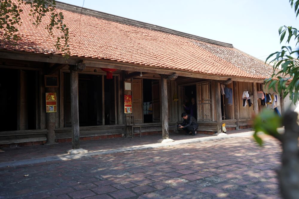 Tại thôn Tây Giai, xã Vĩnh Tiến, huyện Vĩnh Lộc, tỉnh Thanh Hóa (ngày gần cổng phía Tây Thành nhà Hồ) hiện đang lưu giữ, bảo tồn một ngôi nhà cổ có cách đây hơn 200 năm. Ảnh: Quách Du