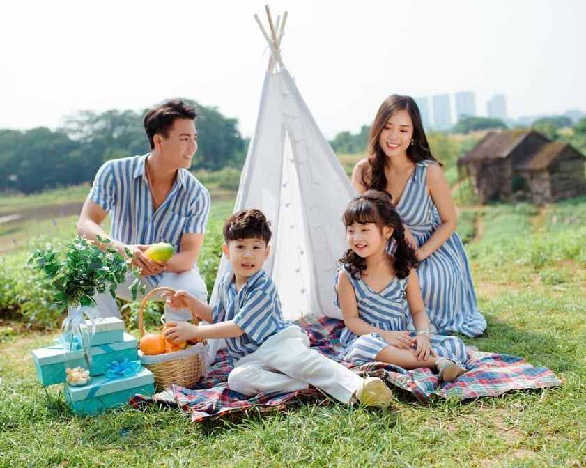 Sẽ thật tuyệt vời nếu chúng ta chia sẻ những khoảnh khắc đáng nhớ, những cảm nhận về chuyến đi lên các trang mạng xã hội để lưu giữ yêu thương, lan tỏa năng lượng tích cực đến với những người quanh mình. Hiểu được điều đó, Vietravel tổ chức chương trình “Sẻ chia từng khoảnh khắc” từ ngày 15.11.2023 - 29.02.2024 dành cho tất cả khách hàng từng tham gia tour cùng Vietravel.