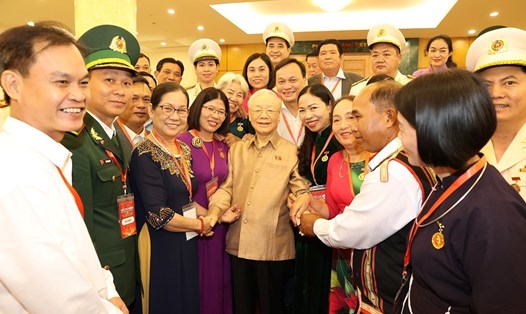 Tổng Bí thư Nguyễn Phú Trọng gặp mặt thân mật các đại biểu. Ảnh: TTXVN