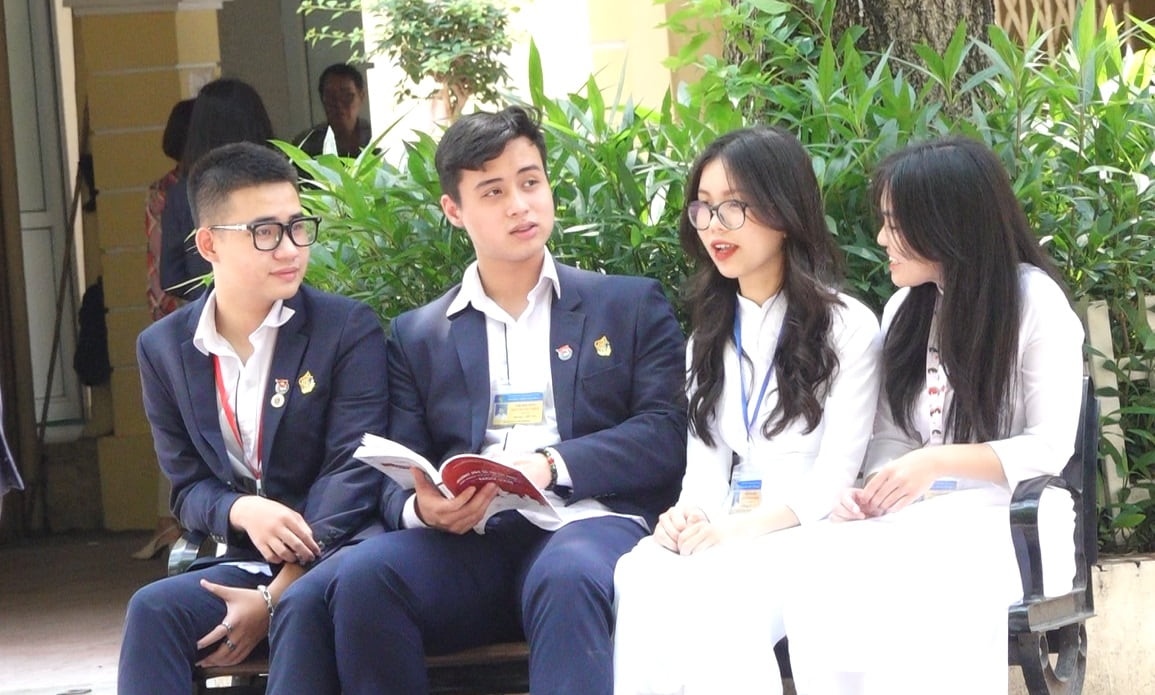Nhiều học sinh ủng hộ phương án thi tốt nghiệp THPT 2+2. Ảnh: Trang Hà