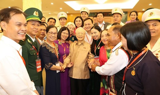 Tổng Bí thư Nguyễn Phú Trọng gặp mặt các tấm gương điển hình tiêu biểu toàn quốc. Ảnh: TTXVN