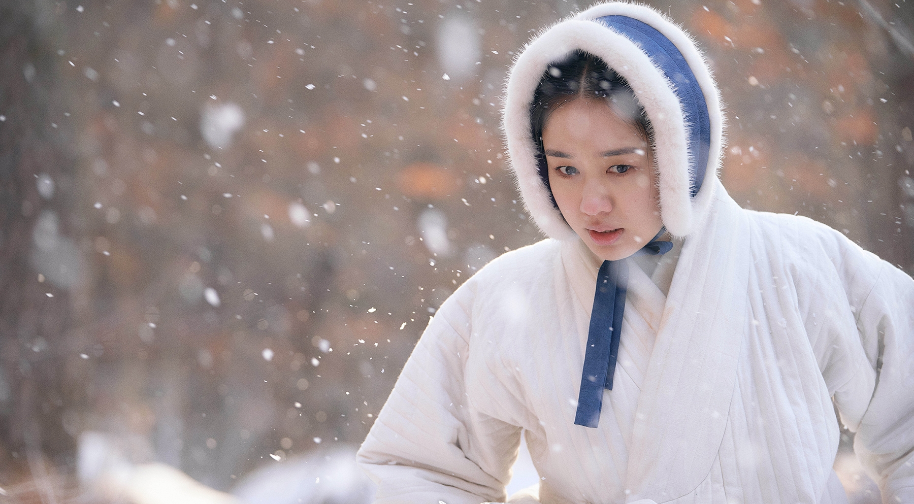Trên màn ảnh, Ahn Eun Jin được khen tỏa sáng khi hóa thân thành Gil Chae - tiểu thư nhà giàu thông minh, nhưng biết thích nghi với hoàn cảnh. Daum khen, nữ diễn viên truyền tải tinh tế diễn biến tâm lí, cảm xúc của nhân vật.  