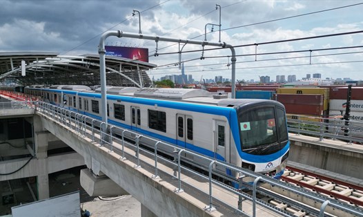 Chạy thử tàu Metro số 1 vào cuối tháng 8.2023. Ảnh: Anh Tú