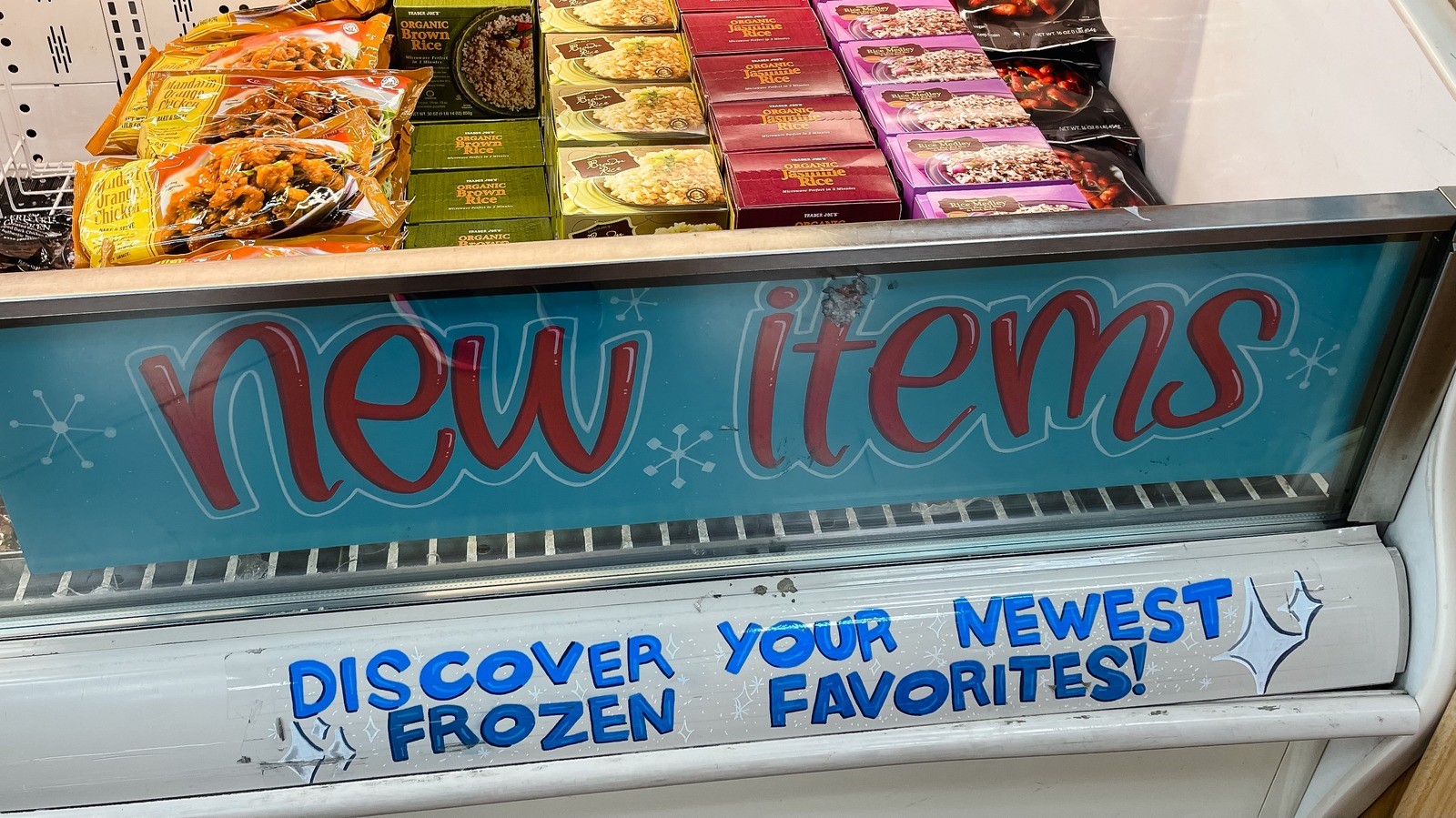 Trader Joe’s hiện đang bày bán rất nhiều món ăn đông lạnh đến từ châu Á. Nguồn: Tasting Table
