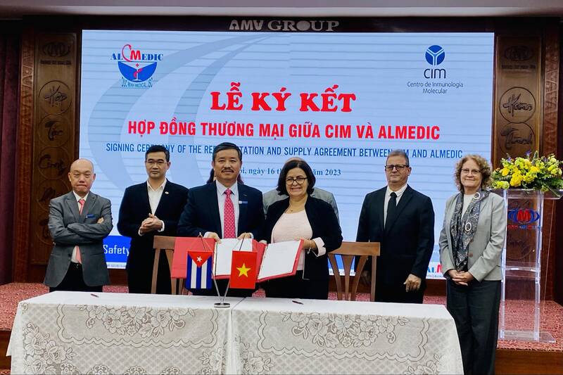 Lễ ký kết giữa 2 bên đã mở ra những triển vọng mới trong việc đưa các sản phẩm y tế ưu việt, tiên tiến của Cuba về Việt Nam. Ảnh: Hương Giang