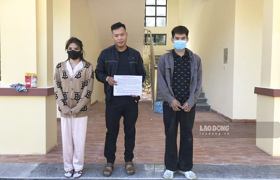 Các đối tượng bị lực lượng chức năng bắt giữ khi đang nhập cảnh trái phép từ Lào về Việt Nam