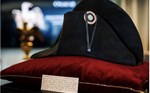 Mũ của Napoleon bán được giá kỷ lục 2,1 triệu USD