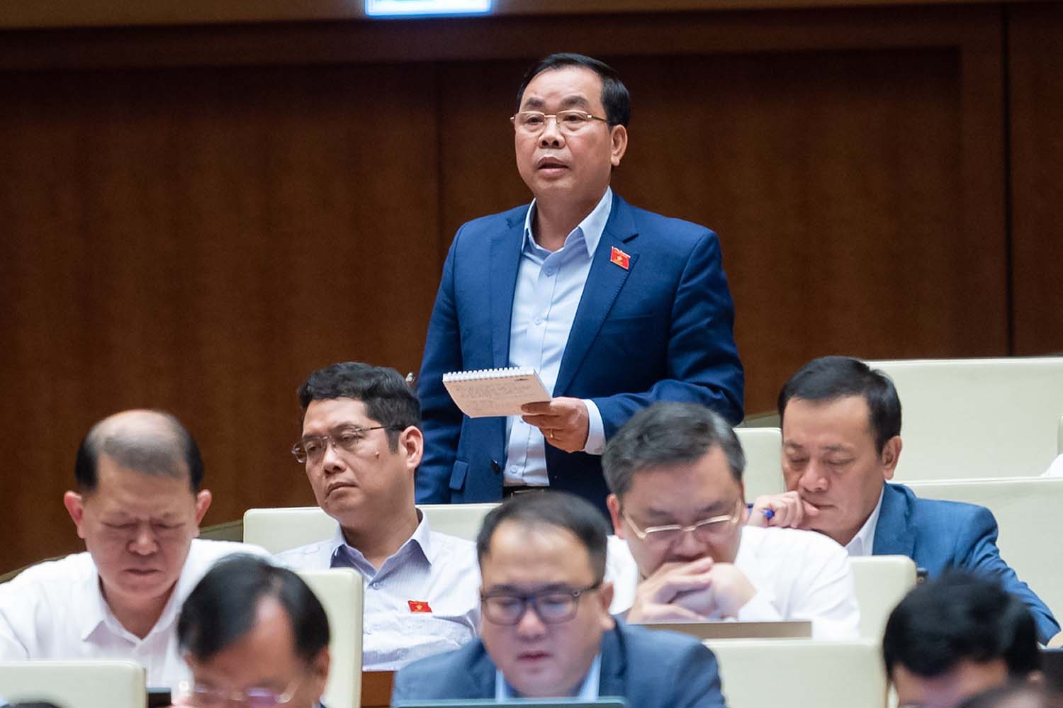 Đại biểu Nguyễn Quang Huân - Đoàn Bình Dương phát biểu thảo luận. Ảnh: Văn phòng Quốc hội