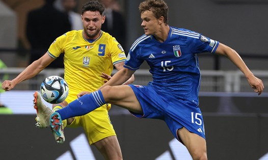 Đội tuyển Ukraine (áo vàng) phải thắng, trong khi Italy chỉ cần kết quả hòa. Ảnh: UEFA