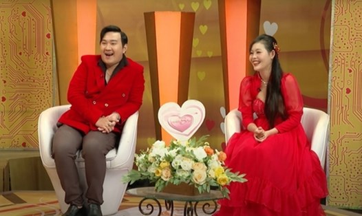 Cặp đôi tại "Vợ chồng son" khiến MC Hồng Vân - Quốc Thuận và khán giả trầm trồ ngưỡng mộ vì quá tài năng. Ảnh: NSX.