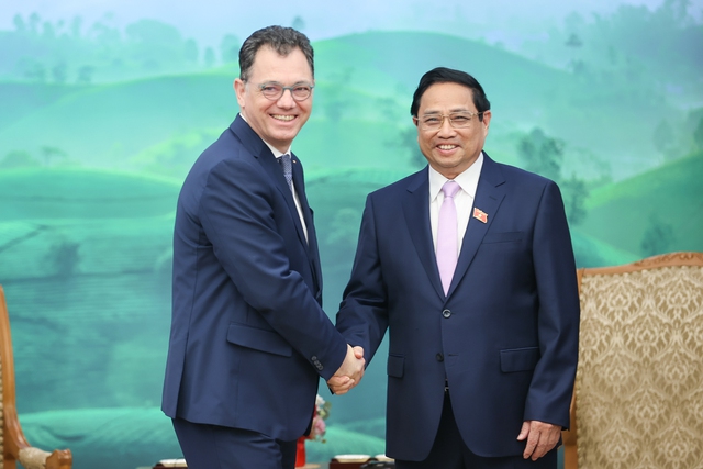 Thủ tướng Chính phủ Phạm Minh Chính đề nghị Romania vận động các nước thành viên khác trong EU sớm thông qua Hiệp định EVIPA. Ảnh: VGP