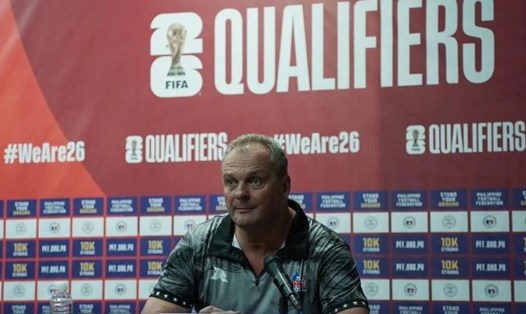 Huấn luyện viên Michael Weiss của tuyển Philippines tự tin đội sẽ chơi tốt trước tuyển Indonesia. Ảnh: Rappler