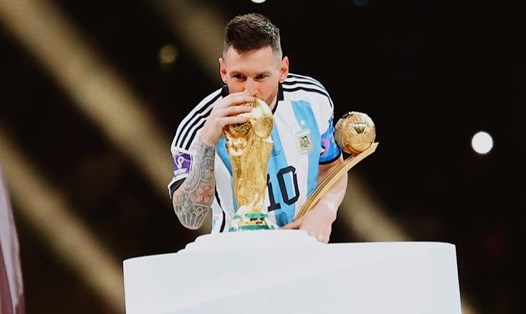 Messi vô địch World Cup 2022 cùng tuyển Argentina. Cá nhân anh được bầu là cầu thủ hay nhất giải. Ảnh: FBNV