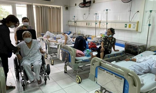 Bệnh nhân điều trị tại một bệnh viện tuyến trung ương. Ảnh: Thùy Linh