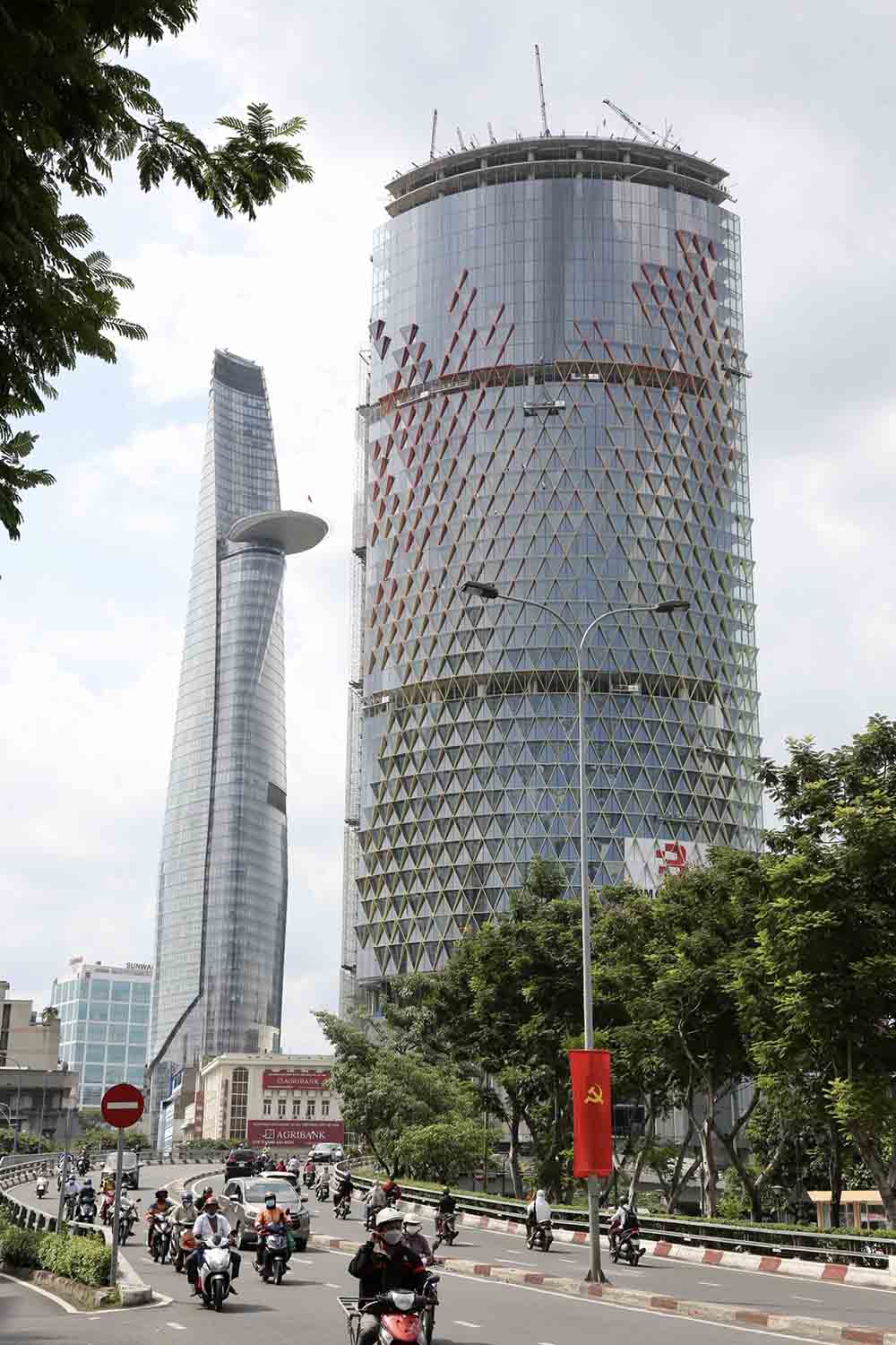 Sau khi được Công ty CP đầu tư và phát triển Viva Land mua lại, dự án Saigon One Tower đã được đổi tên mới là IFC ONE SAIGON. 