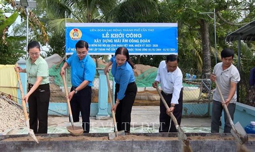 Lễ khởi công xây dựng Mái ấm Công đoàn cho đoàn viên khó khăn tại huyện Thới Lai. Ảnh: LĐLĐ huyện Thới Lai