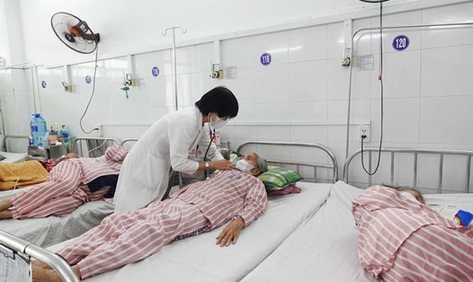 Thời tiết chuyển lạnh đột ngột, bệnh hô hấp tại Đà Nẵng tăng 40%. Ảnh: Nguyên Thi