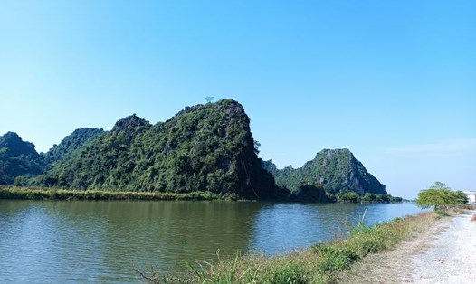 Dự án BT khu du lịch hồ Quan Sơn bất ngờ dừng lại khiến hàng trăm hộ dân tại các xã của huyện Mỹ Đức (Hà Nội) bị ảnh hưởng. Ảnh: Thu Giang