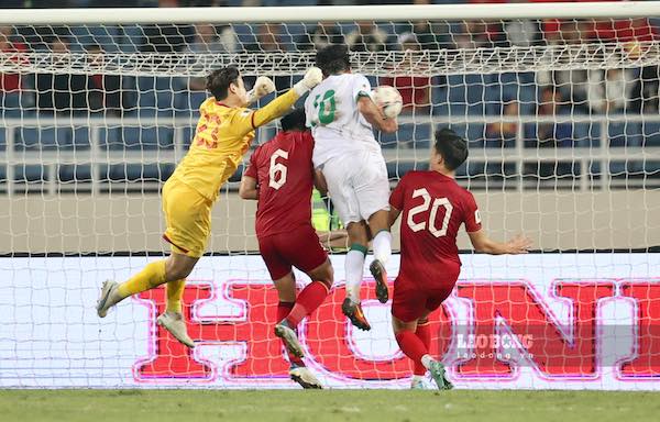 Tuy nhiên, ở những giây cuối cùng của trận đấu, tuyển Iraq có bàn thắng ấn định chiến thắng 1-0 trước tuyển Việt Nam. Đây là tình huống mà các hậu vệ đội nhà đã không thể theo kịp tình huống vì không đủ thể lực. 