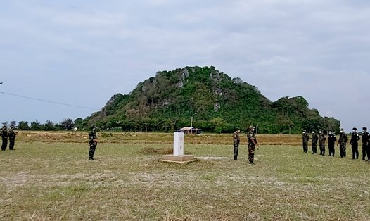 Bộ đội Biên phòng Kiên Giang và lực lượng bảo vệ biên giới thuộc Tiểu khu quân sự KamPốt tuần tra song phương phối hợp bảo vệ biên giới phụ trách. Ảnh: Biên phòng Kiên Giang