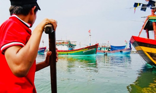 Ngư dân Quảng Bình vững tin vươn khơi, bám biển sản xuất. Ảnh: Lê Phi Long