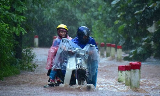 Cảnh báo, tại Thừa Thiên Huế, mưa lớn với cường độ mạnh nhất tập trung từ chiều ngày 25 đến ngày 26.11. Ảnh: Phúc Đạt.

