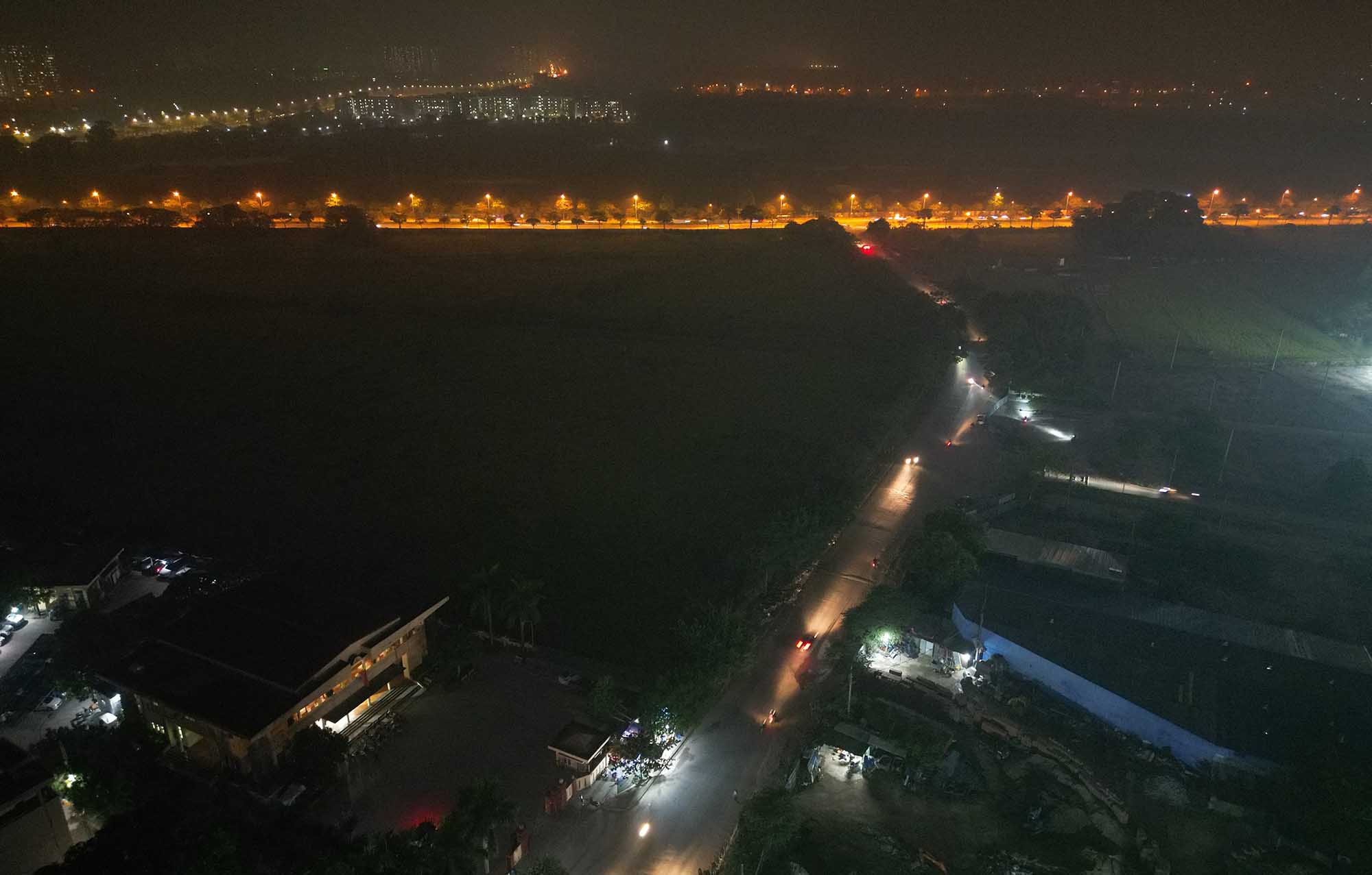 Đoạn đường khoảng 1,5km từ Hà Trì đến Phúc La chưa được lắp đắt hệ thống chiếu sáng suốt nhiều năm qua. Ảnh: Hữu Chánh