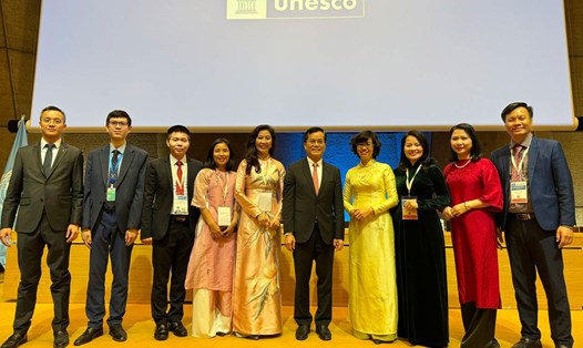 Đoàn Việt Nam tham dự Kỳ họp Đại hội đồng lần thứ 24 các quốc gia thành viên Công ước Bảo vệ Di sản Văn hóa và Thiên nhiên Thế giới (Công ước Di sản Thế giới). Ảnh: Cục Di sản văn hóa