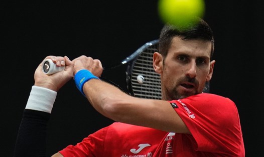Novak Djokovic chuẩn bị cho vòng tứ kết Davis Cup 2023 diễn ra tại Malaga, Tây Ban Nha. Ảnh: Sportsnet
