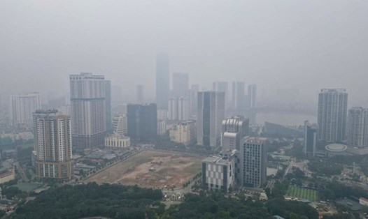 Ô nhiễm không khí nghiêm trọng tiếp tục bao trùm các tỉnh, thành phía Bắc. Ảnh: Hữu Chánh