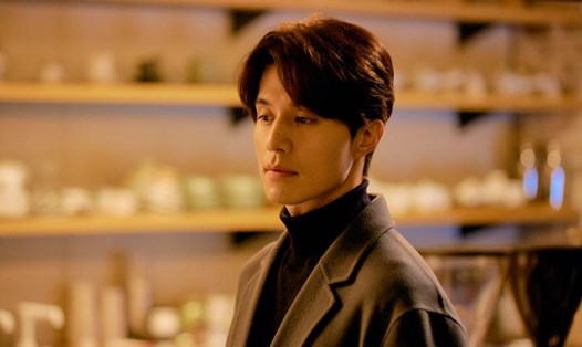 Lee Dong Wook đóng vai chàng trai độc thân. Ảnh: Lotte