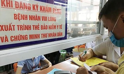 Người bệnh thanh toán bảo hiểm y tế. Ảnh minh hoạ: BHXH Việt Nam.