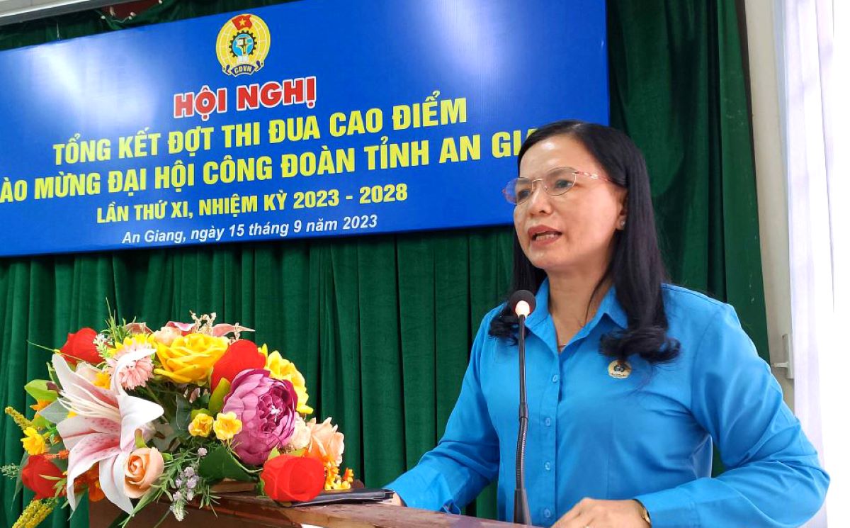 Bà Phan Thị Diễm- Phó Chủ tịch LĐLĐ tỉnh An Giang cho biết, cho biết mục tiêu của LĐLĐ tỉnh An Giang là phấn đấu để mỗi ngày là “Tháng công nhân” với người lao động. Ảnh: Lục Tùng