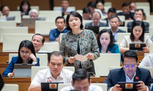 Đại biểu Quốc hội Nguyễn Thị Mai Thoa đề nghị quản lý chặt hoạt động vận tải đưa đón học sinh. Ảnh: Media Quốc hội